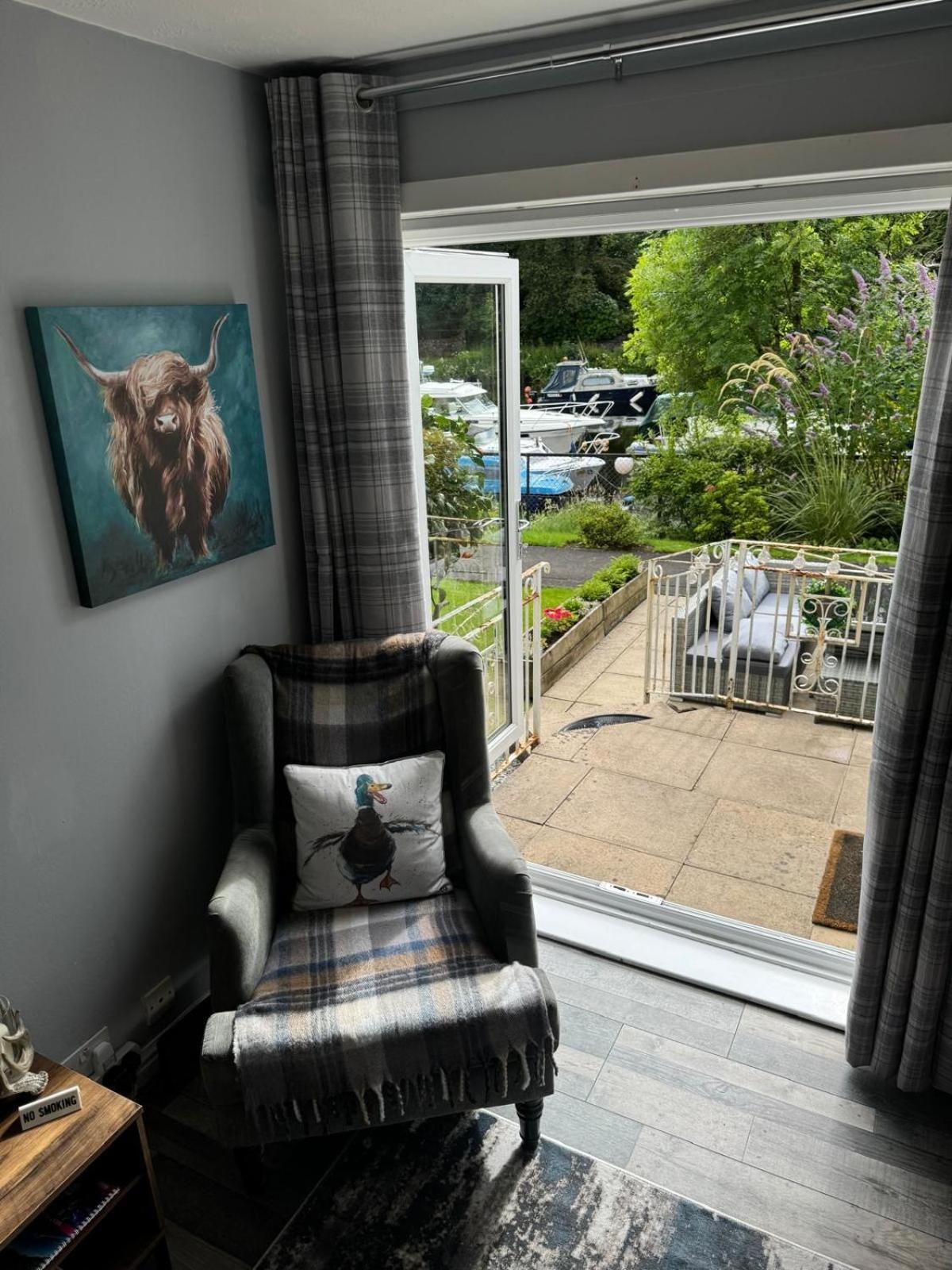 Loch Lomond Riverside Apartments A บัลลอค ภายนอก รูปภาพ